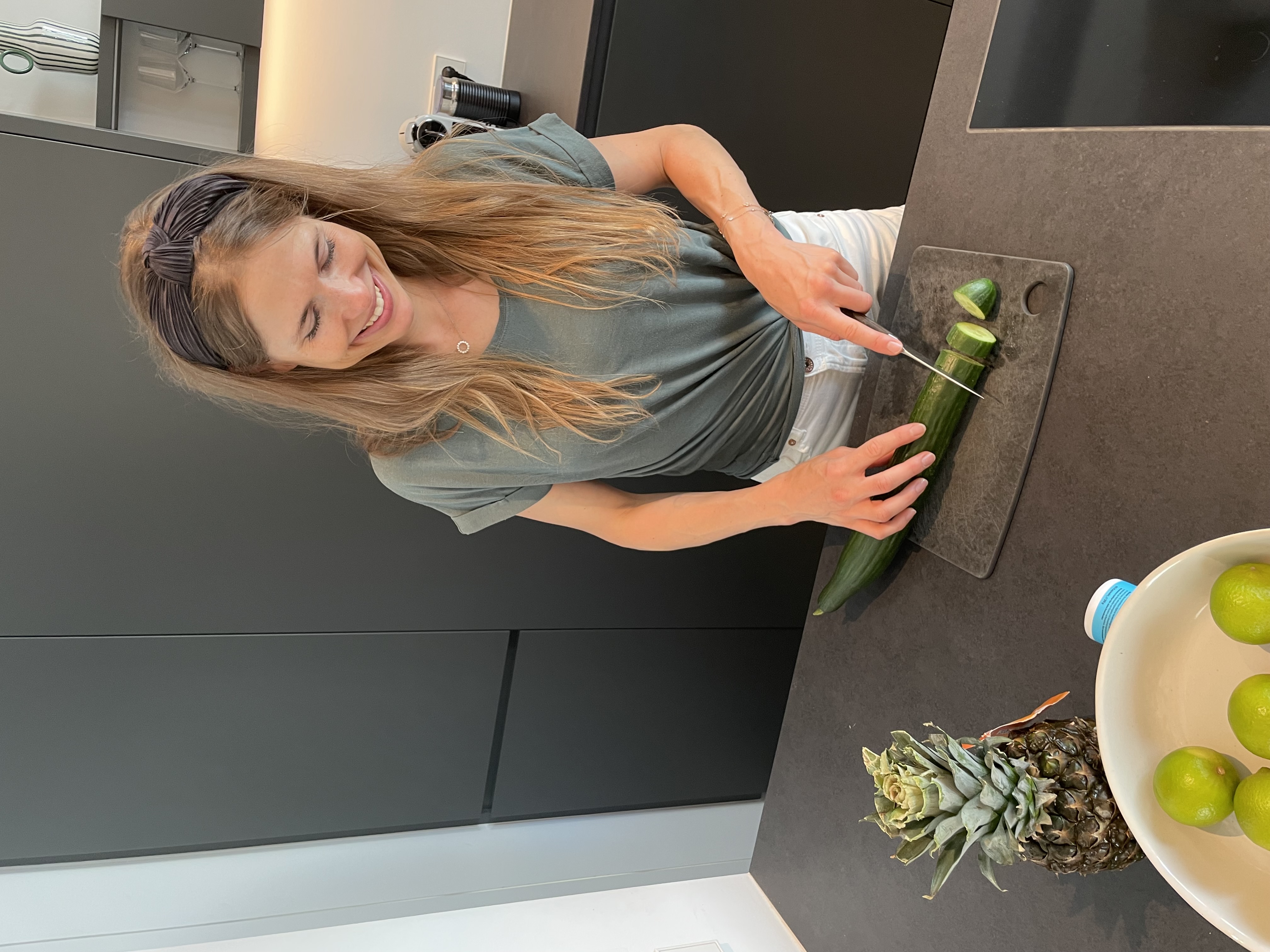 Theresa Wenz in der Küche